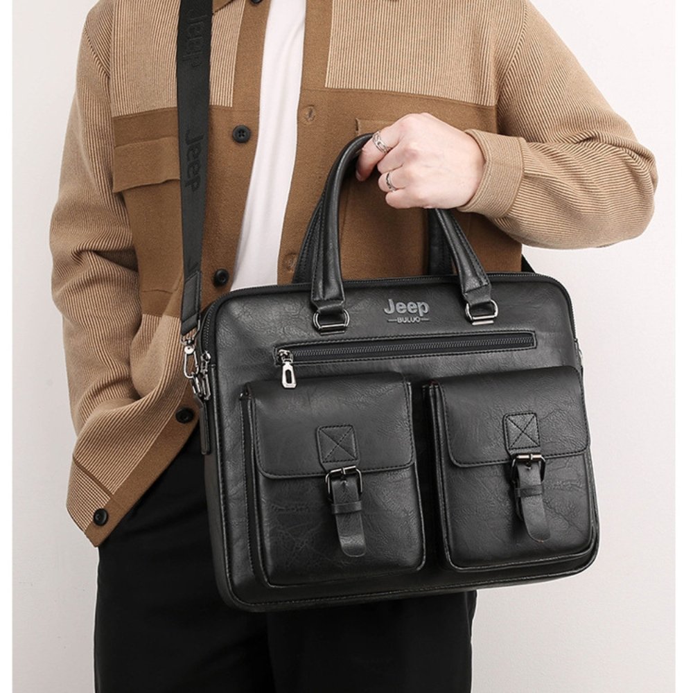 black jeeper bag